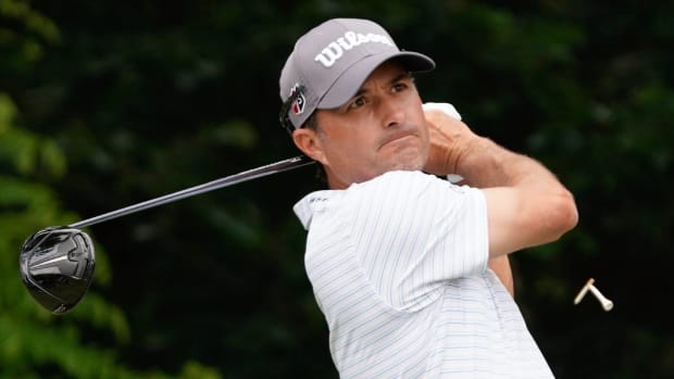 Kevin Kisner watches his shot at the Charles Schwab Challenge.